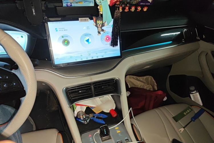 Used BYD Song PLUS New Energy 2024 HONOR Edition DM-i 110km Flagship Model Audio And AC Panel