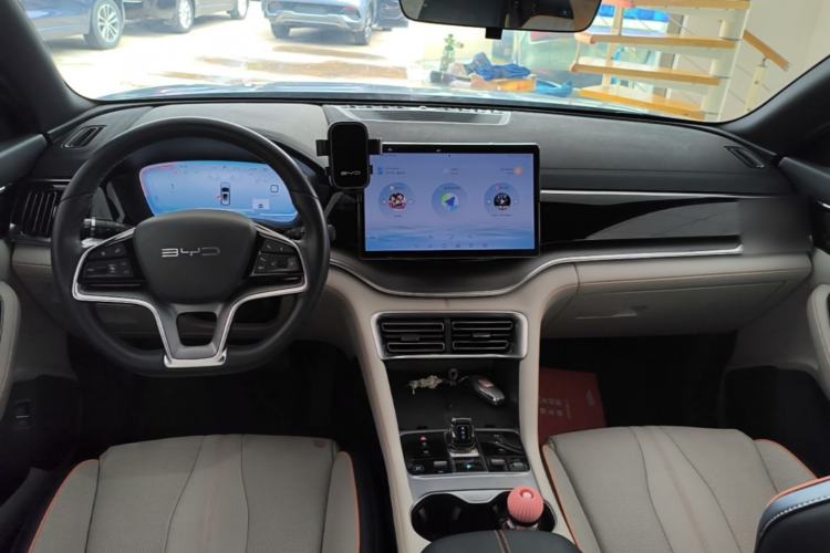 Used BYD Song PLUS New Energy 2024 HONOR Edition DM-i 110km Flagship PLUS Center Console