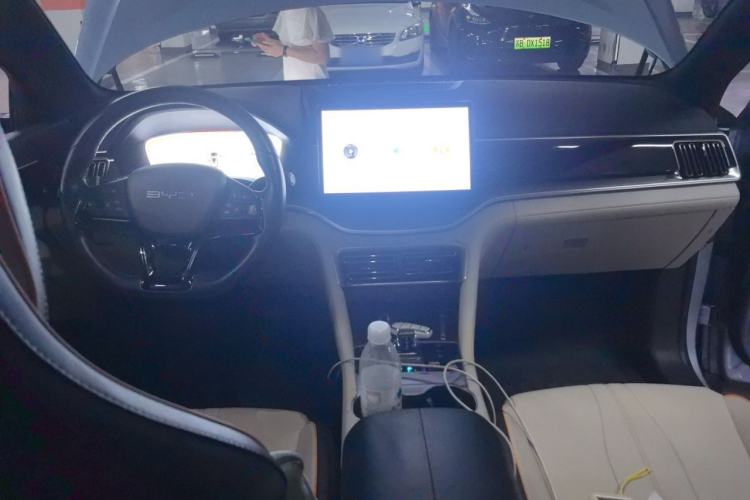 Used BYD Song PLUS New Energy 2024 Honor Edition EV 520km Luxury Model Center Console