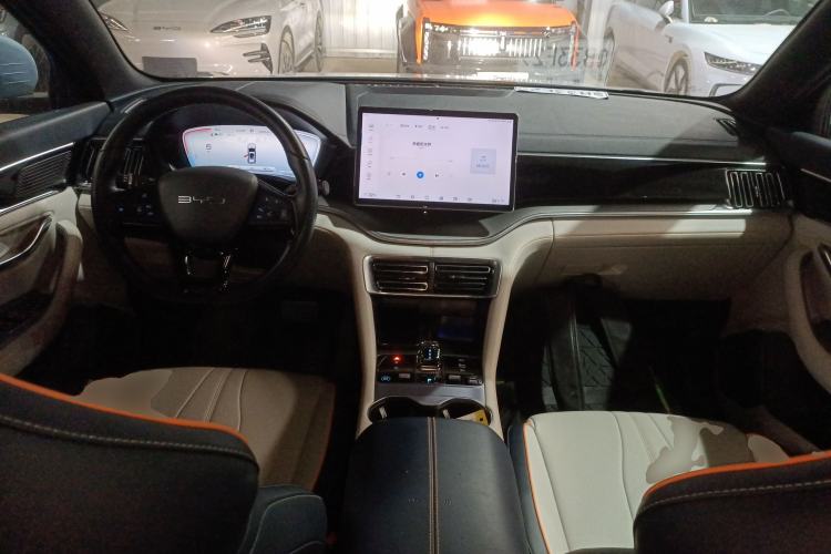 Used BYD Song PLUS New Energy 2024 Honor Edition EV 520km Luxury Model Center Console
