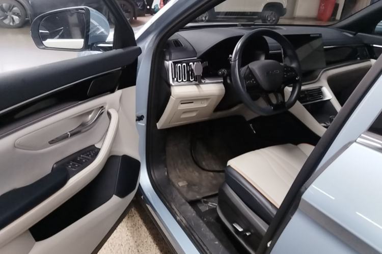 Used BYD Song PLUS New Energy 2024 Honor Edition EV 520km Luxury Model Driver Seat