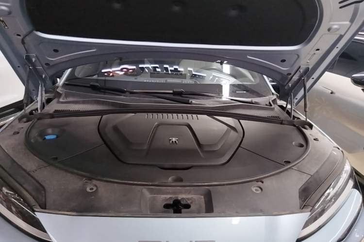 Used BYD Song PLUS New Energy 2024 Honor Edition EV 520km Luxury Model Engine Bay