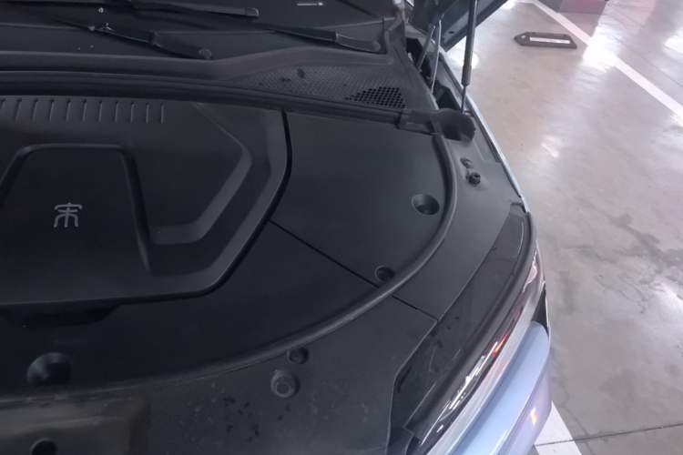 Used BYD Song PLUS New Energy 2024 Honor Edition EV 520km Luxury Model Engine Bay Left