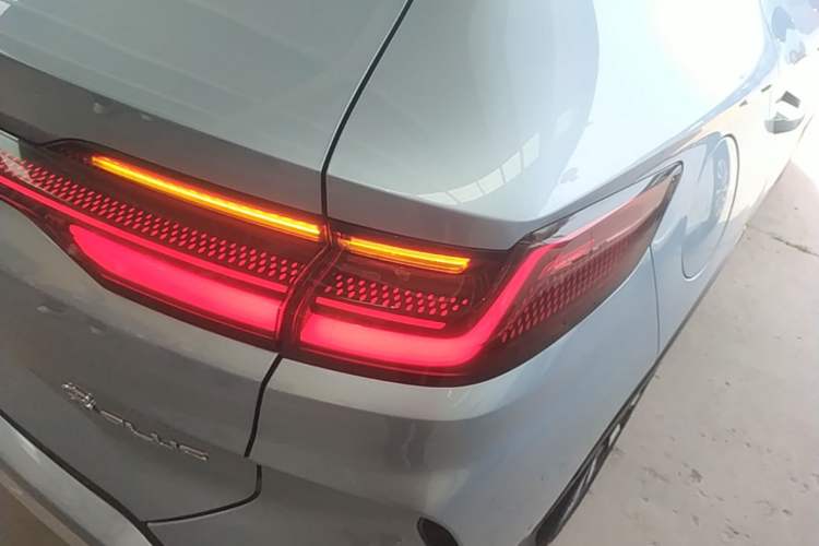 Used BYD Song PLUS New Energy 2024 HONOR Edition DM-i 110km Flagship PLUS Exterior 3