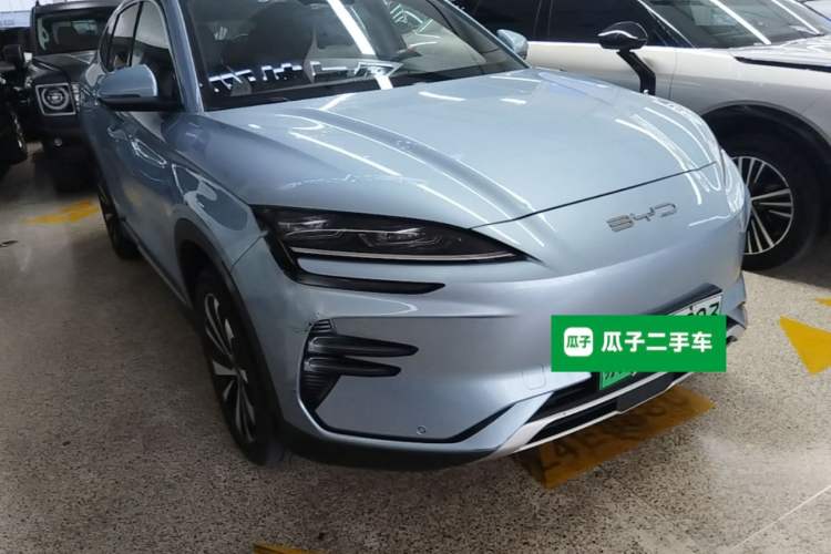 Used BYD Song PLUS New Energy 2024 Honor Edition EV 520km Luxury Model Front Right 45 Deg
