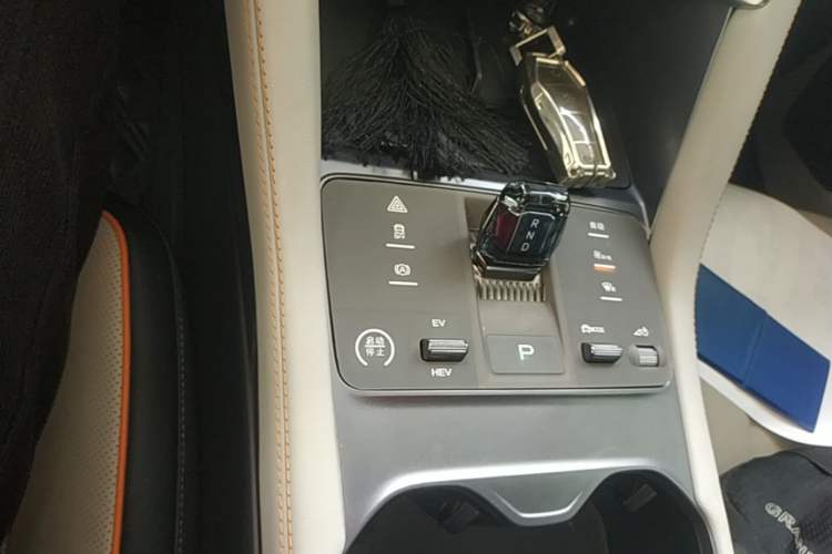Used BYD Song PLUS New Energy 2024 HONOR Edition DM-i 110km Flagship PLUS Gear Lever