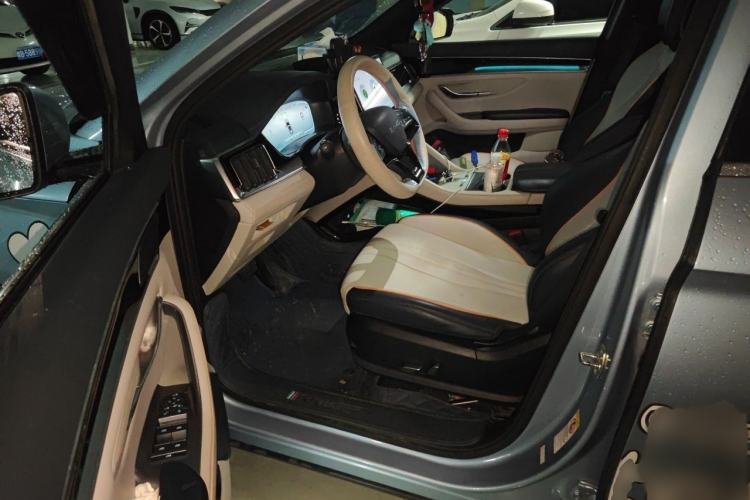 Used BYD Song PLUS New Energy 2024 HONOR Edition DM-i 110km Flagship Model Interior 3