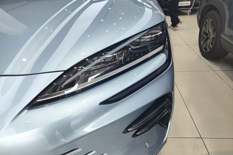 Used BYD Song PLUS New Energy 2024 HONOR Edition DM-i 150km Flagship PLUS 5G Left Front Headlight