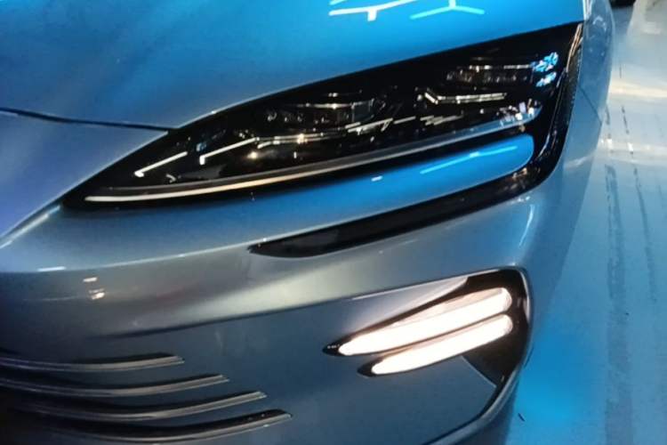 Used BYD Song PLUS New Energy 2024 HONOR Edition DM-i 110km Flagship Model Left Front Headlight