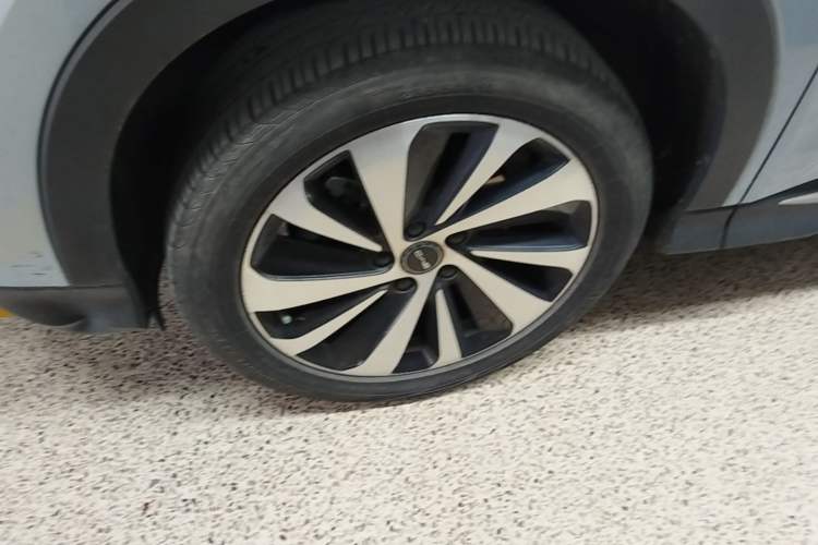 Used BYD Song PLUS New Energy 2024 Honor Edition EV 520km Luxury Model Left Front Wheel Hub