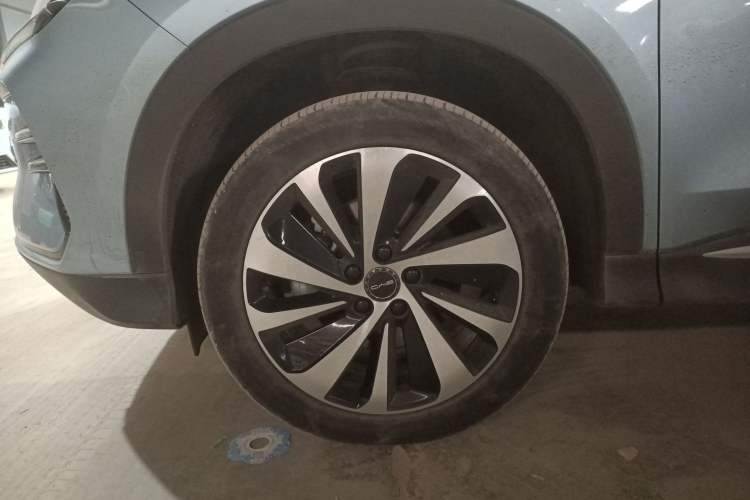 Used BYD Song PLUS New Energy 2024 Honor Edition EV 520km Luxury Model Left Front Wheel Hub