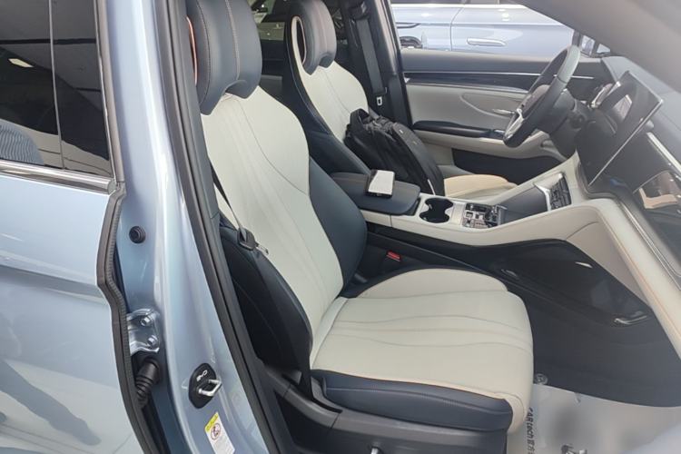 Used BYD Song PLUS New Energy 2024 HONOR Edition DM-i 150km Flagship PLUS 5G Right Front Seat
