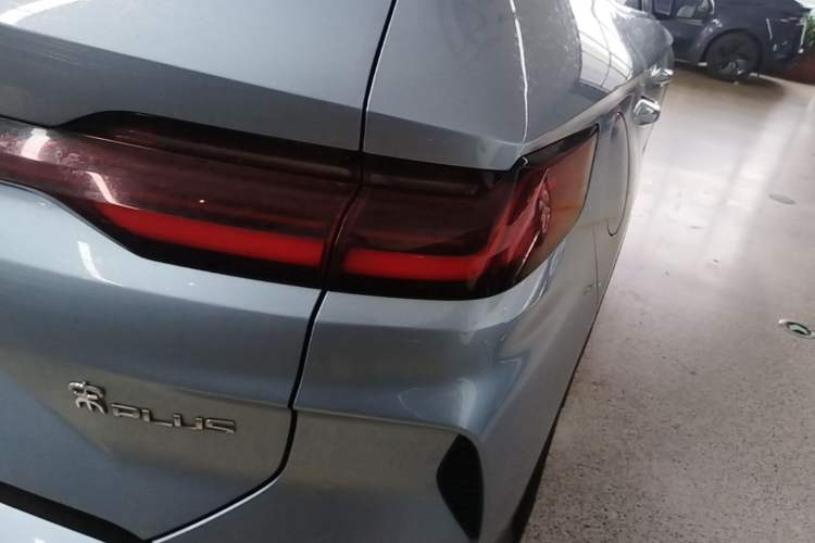 Used BYD Song PLUS New Energy 2024 Honor Edition EV 520km Luxury Model Right Rear Taillight