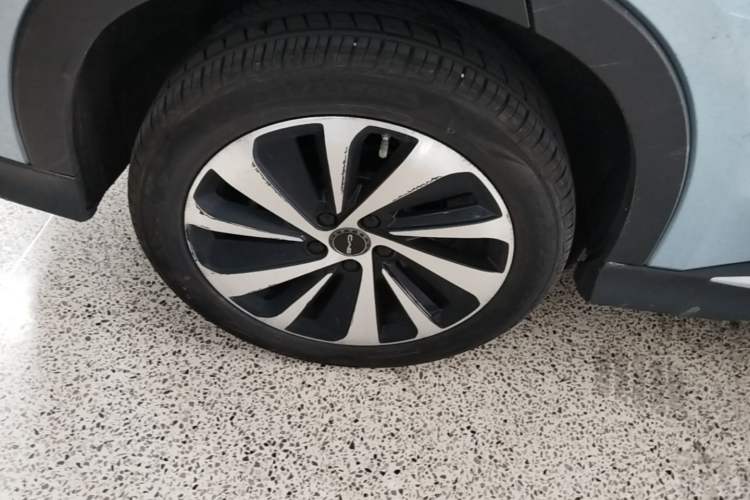 Used BYD Song PLUS New Energy 2024 Honor Edition EV 520km Luxury Model Right Rear Wheel Hub