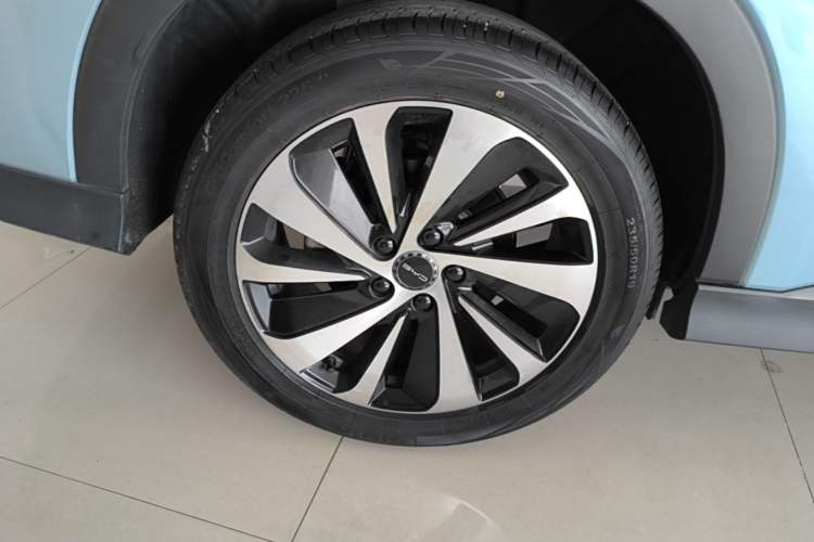 Used BYD Song PLUS New Energy 2024 HONOR Edition DM-i 110km Flagship PLUS Right Rear Wheel Hub