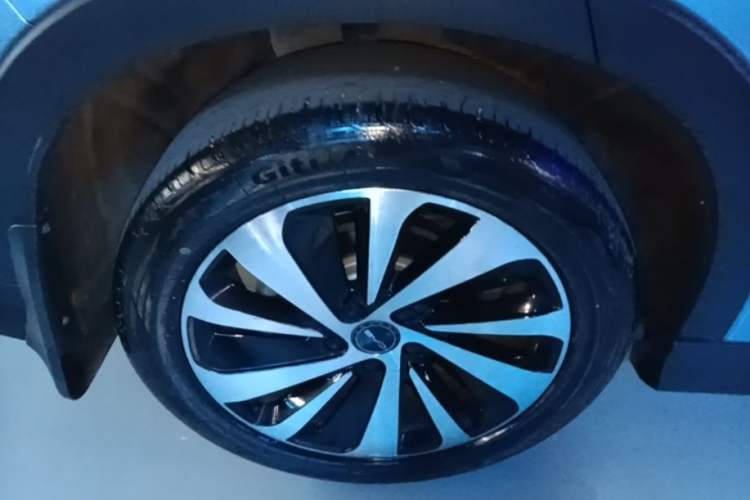 Used BYD Song PLUS New Energy 2024 HONOR Edition DM-i 110km Flagship Model Right Rear Wheel Hub