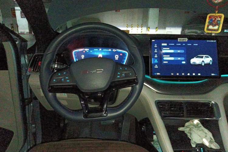 Used BYD Song PLUS New Energy 2024 Honor Edition EV 520km Premium Model Steering Wheel