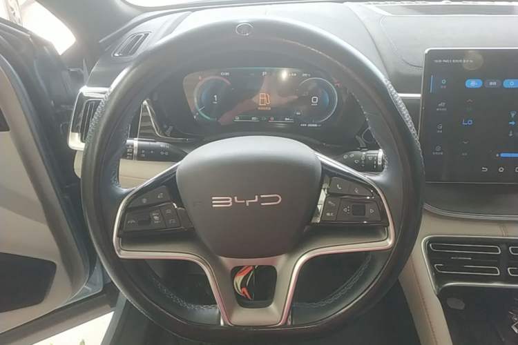 Used BYD Song PLUS New Energy 2024 HONOR Edition DM-i 110km Flagship PLUS Steering Wheel