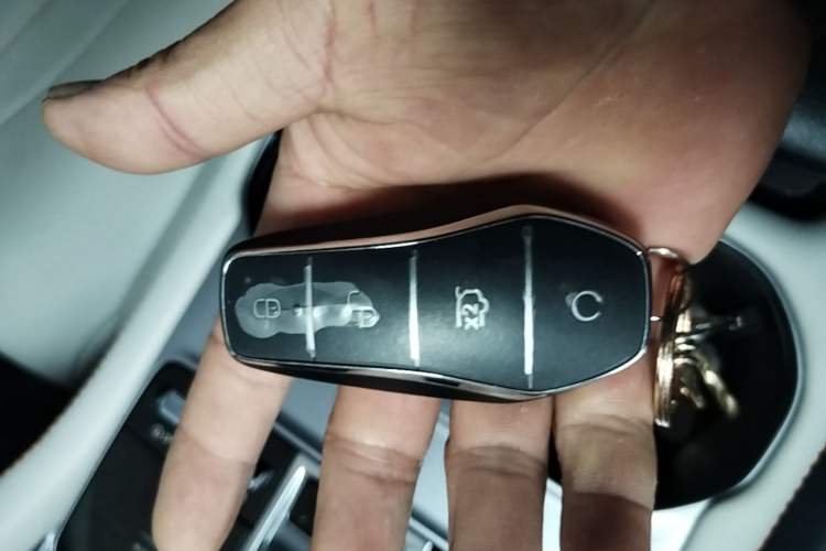 Used BYD Song PLUS New Energy 2024 Honor Edition EV 520km Luxury Model Vehicle Key