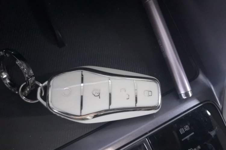 Used BYD Song PLUS New Energy 2024 Honor Edition EV 520km Luxury Model Vehicle Key