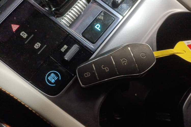 Used BYD Song PLUS New Energy 2024 Honor Edition EV 520km Luxury Model Vehicle Key