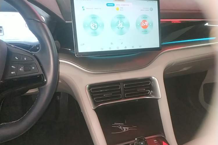 Used BYD Song PLUS New Energy 2024 HONOR Edition DM-i 71km Luxury Model Audio And AC Panel