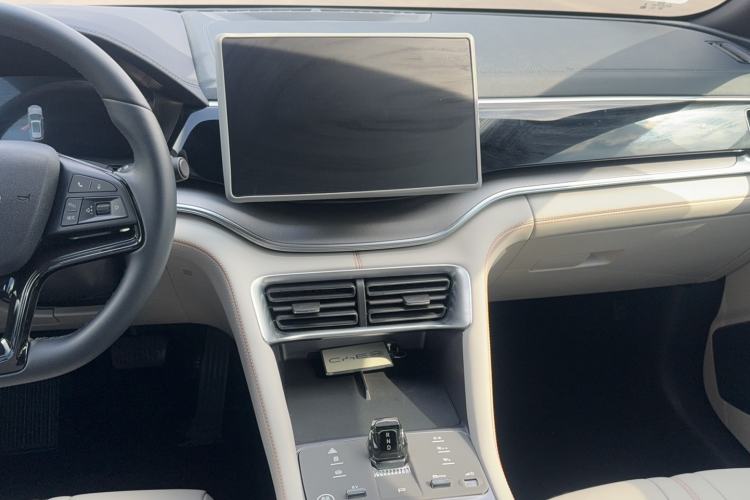 Used BYD Song PLUS New Energy 2024 HONOR Edition DM-i 71km Luxury Model Audio And AC Panel
