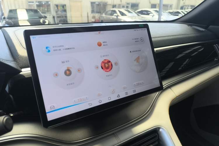 Used BYD Song PLUS New Energy 2024 HONOR Edition DM-i 110km Flagship Model Audio And AC Panel