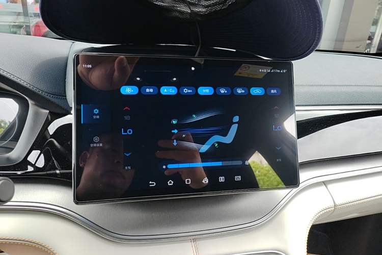 Used BYD Song PLUS New Energy 2024 Honor Edition EV 520km Premium Model Audio And AC Panel