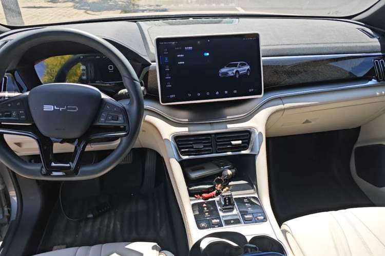 Used BYD Song PLUS New Energy 2024 HONOR Edition DM-i 110km Flagship Model Audio And AC Panel