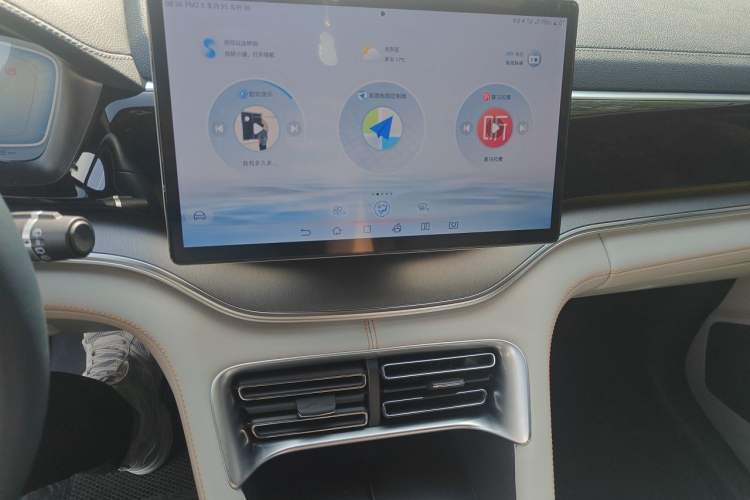Used BYD Song PLUS New Energy 2024 HONOR Edition DM-i 110km Flagship PLUS Audio And AC Panel
