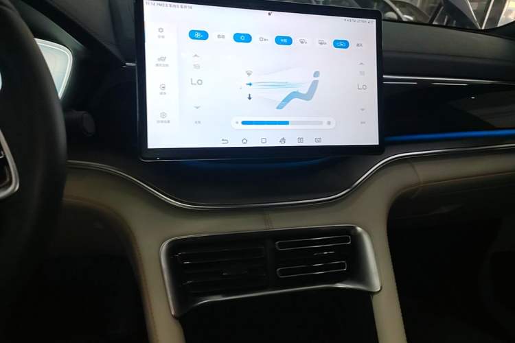 Used BYD Song PLUS New Energy 2024 HONOR Edition DM-i 110km Flagship PLUS Audio And AC Panel