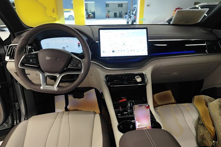 Used BYD Song PLUS New Energy 2024 Honor Edition EV 520km Flagship Model Center Console