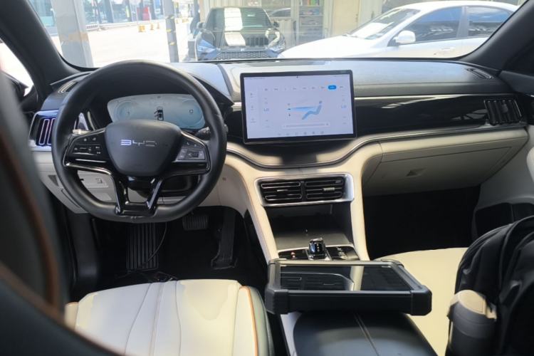 Used BYD Song PLUS New Energy 2024 HONOR Edition DM-i 110km Flagship Model Center Console