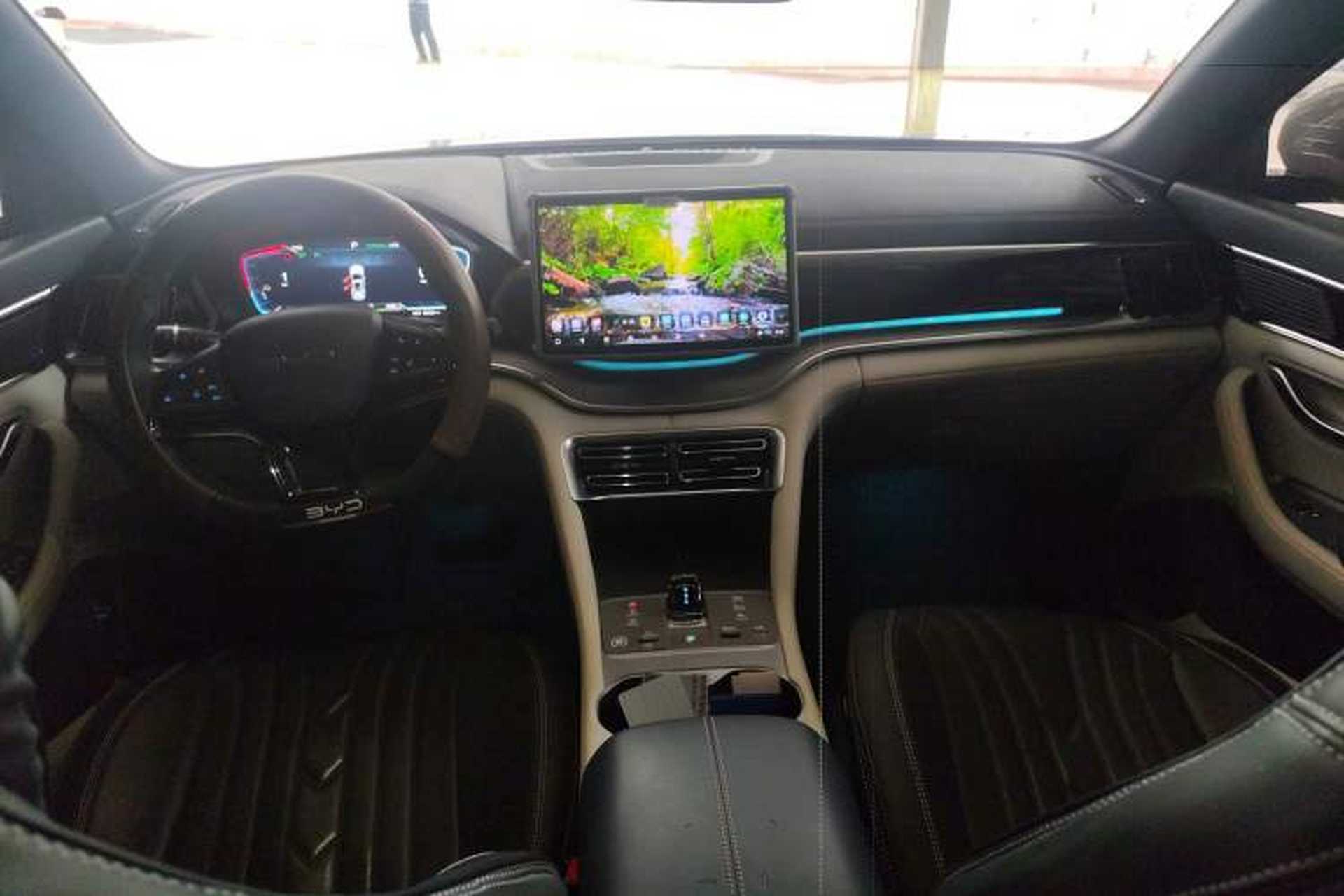 Used BYD Song PLUS New Energy 2024 HONOR Edition DM-i 110km Flagship Model Center Console