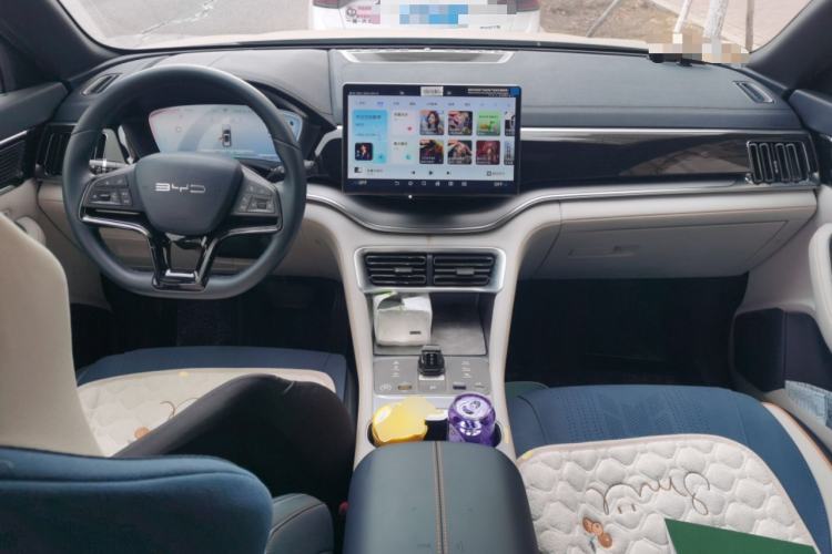 Used BYD Song PLUS New Energy 2024 HONOR Edition DM-i 110km Flagship Model Center Console