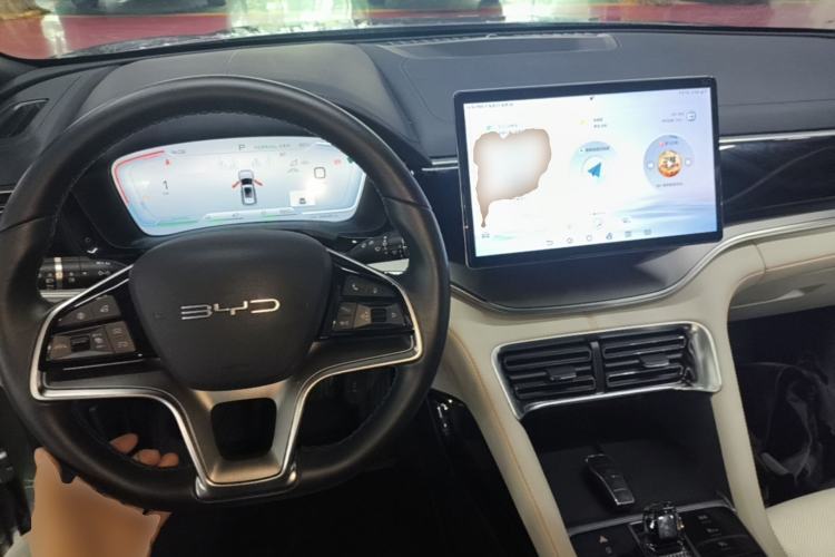 Used BYD Song PLUS New Energy 2024 HONOR Edition DM-i 110km Flagship Model Center Console