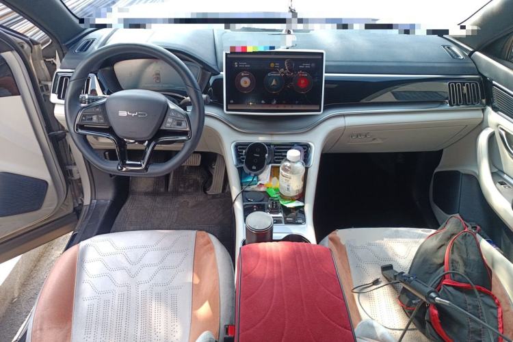 Used BYD Song PLUS New Energy 2024 HONOR Edition DM-i 71km Luxury Model Center Console