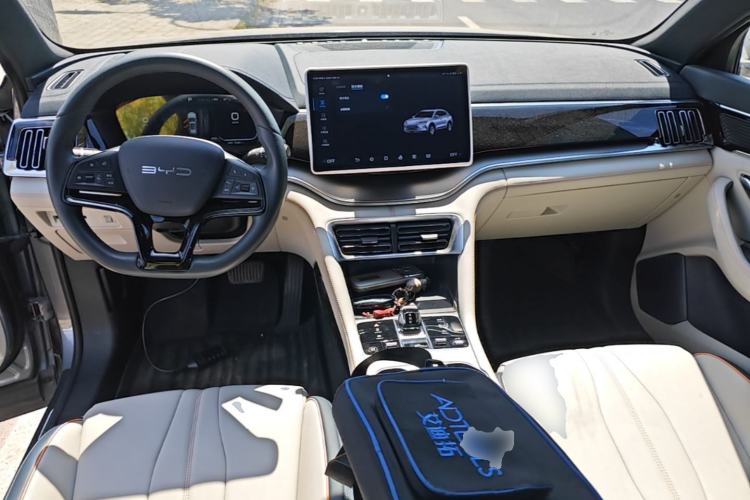 Used BYD Song PLUS New Energy 2024 HONOR Edition DM-i 110km Flagship Model Center Console