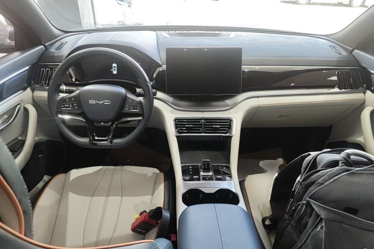 Used BYD Song PLUS New Energy 2024 HONOR Edition DM-i 110km Flagship Model Center Console