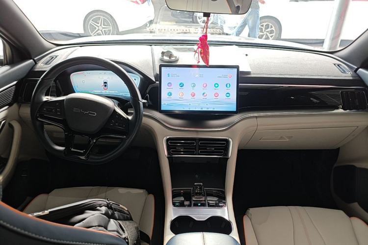 Used BYD Song PLUS New Energy 2024 HONOR Edition DM-i 71km Luxury Model Center Console