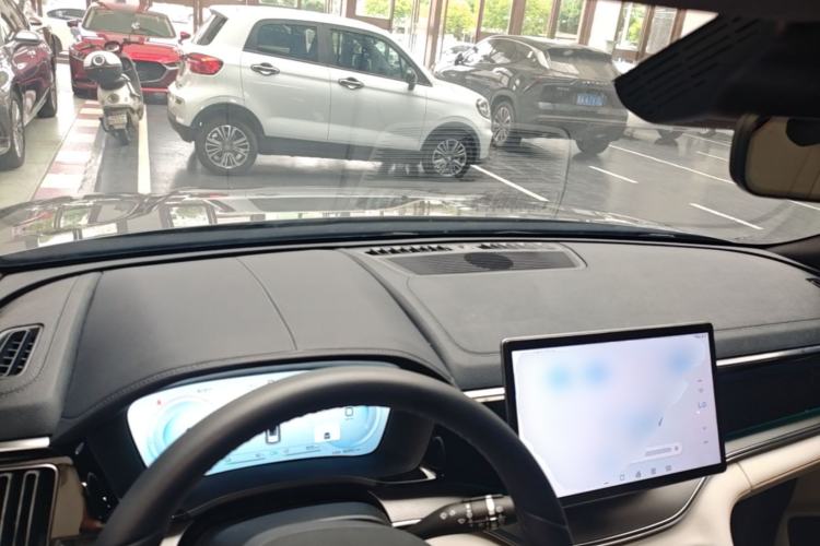 Used BYD Song PLUS New Energy 2024 HONOR Edition DM-i 150km Flagship PLUS Center Console