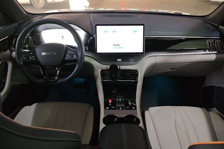 Used BYD Song PLUS New Energy 2024 Honor Edition EV 520km Luxury Model Center Console