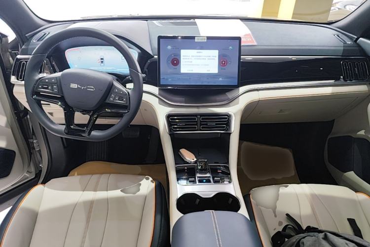 Used BYD Song PLUS New Energy 2024 HONOR Edition DM-i 110km Flagship Model Center Console