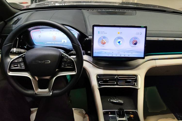 Used BYD Song PLUS New Energy 2024 HONOR Edition DM-i 110km Flagship PLUS Center Console