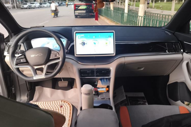 Used BYD Song PLUS New Energy 2024 HONOR Edition DM-i 150km Flagship PLUS Center Console