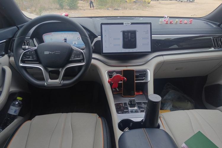 Used BYD Song PLUS New Energy 2024 HONOR Edition DM-i 110km Flagship PLUS Center Console
