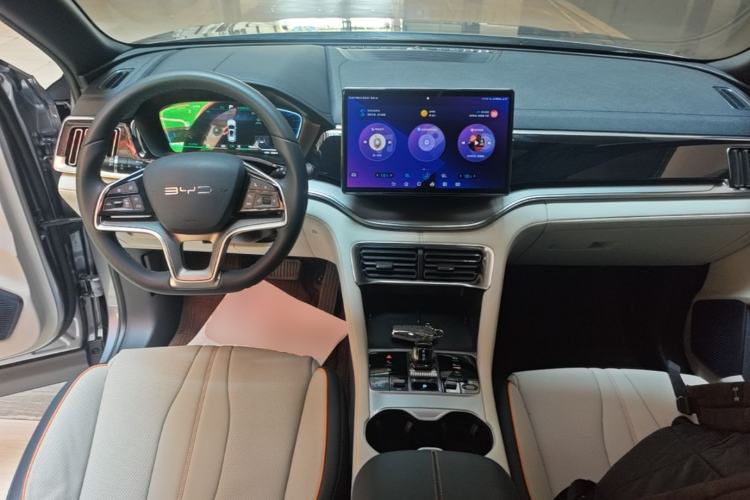Used BYD Song PLUS New Energy 2024 HONOR Edition DM-i 150km Flagship PLUS Center Console