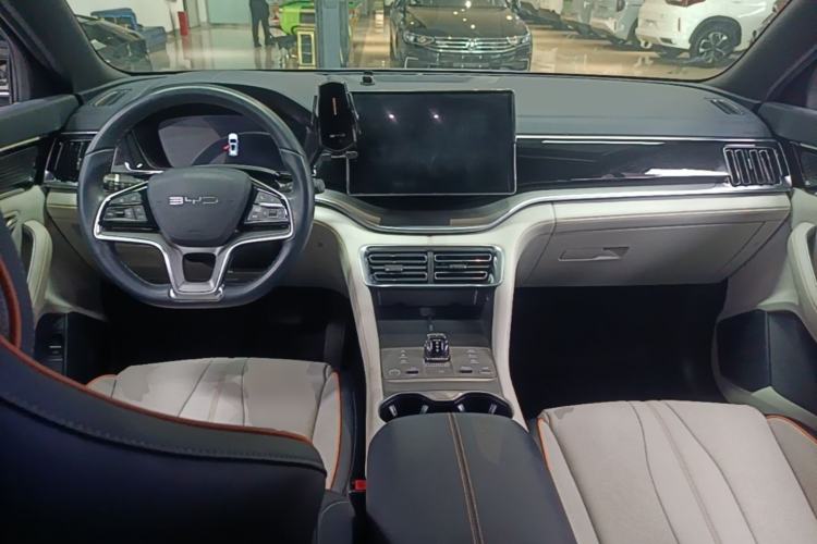 Used BYD Song PLUS New Energy 2024 HONOR Edition DM-i 110km Flagship PLUS Center Console