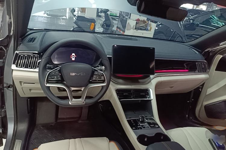 Used BYD Song PLUS New Energy 2024 HONOR Edition DM-i 150km Flagship PLUS Center Console